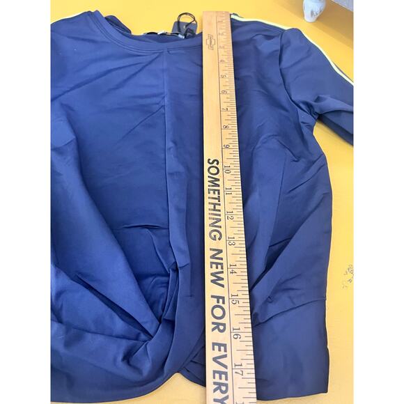 L'Etoile Sport Long Sleeve Twist Cropped Workout Tee Navy Women's Size Small NWT - Picture 7 of 8